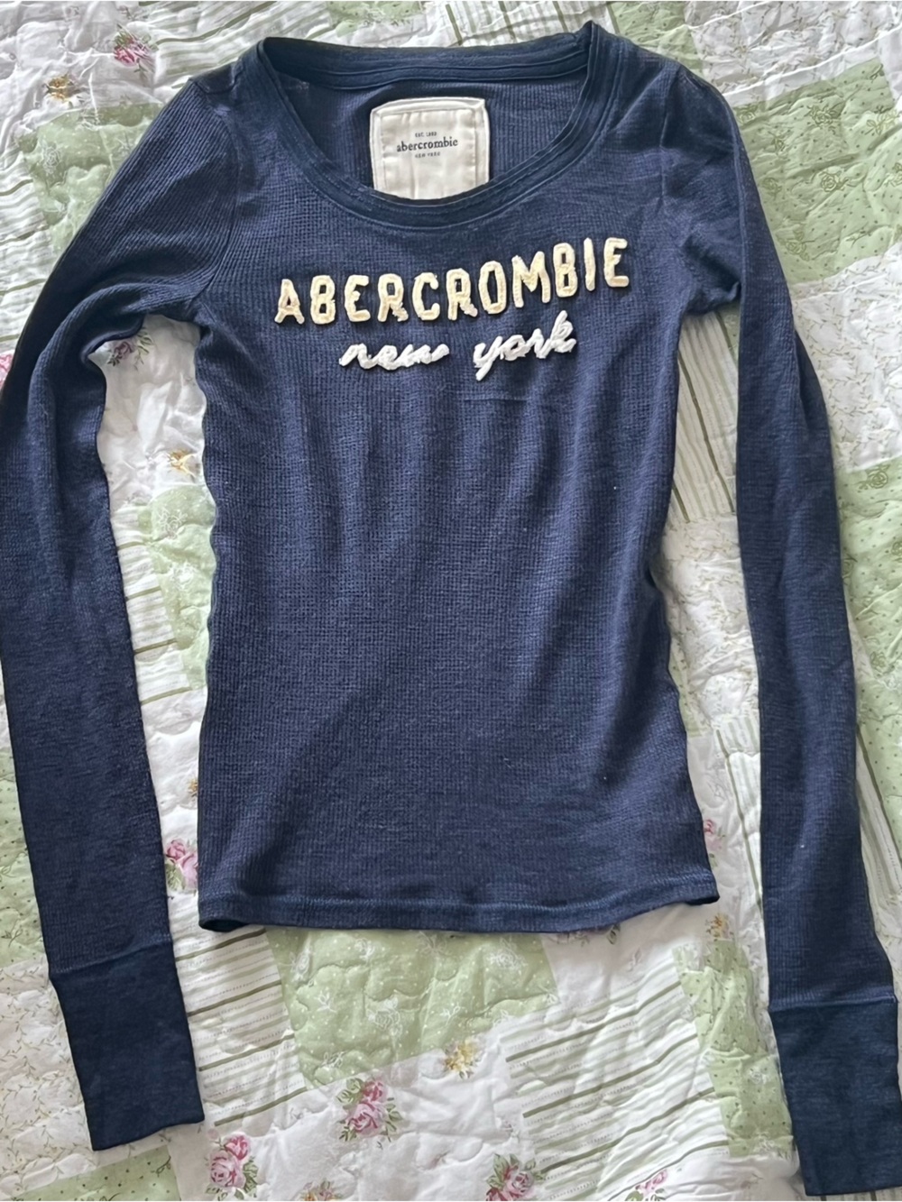 Vintage 2000s Y2K navy blue Abercrombie & fitch long sleeve top